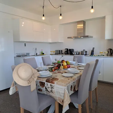 Lima By Interhome *